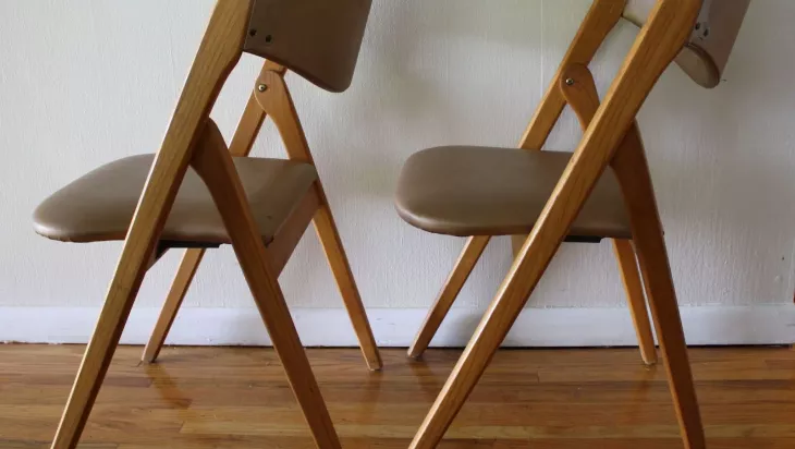 Складные стулья: особенности выбора, преимущества
